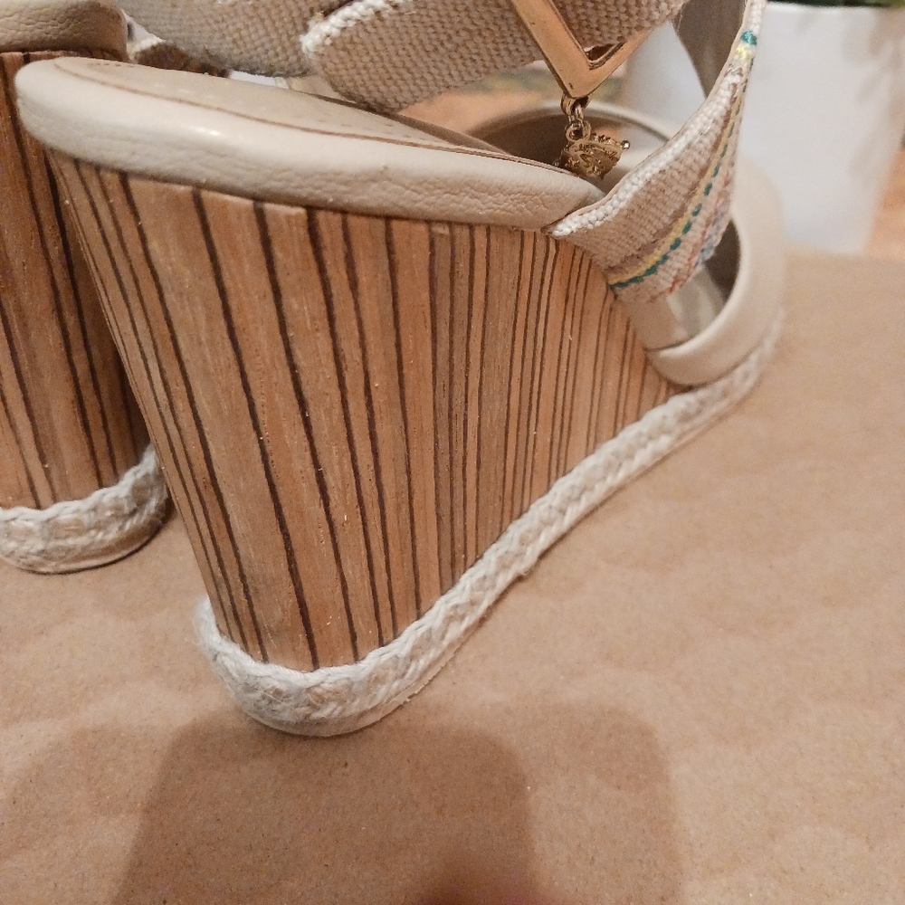 SOLD SOLD SOLD SOLD NANETTE LEPORE WEDGE SANDALS - Picture 4 of 6